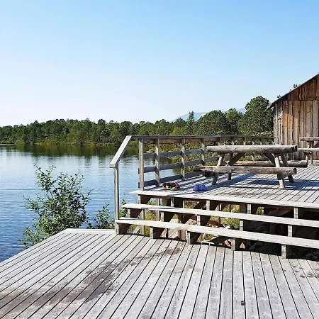 4 Person In Stonglandseidet-by Traum * Stonglandseidet
